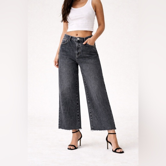PacSun Denim - PACSUN CASEY LOW RISE BAGGY JEANS
31 Raw Hem Short 90s Y2K wide leg soft black